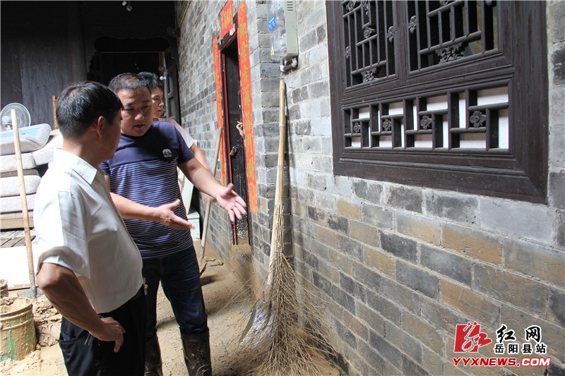 縣文物所指導張穀英村保護因災受損文物