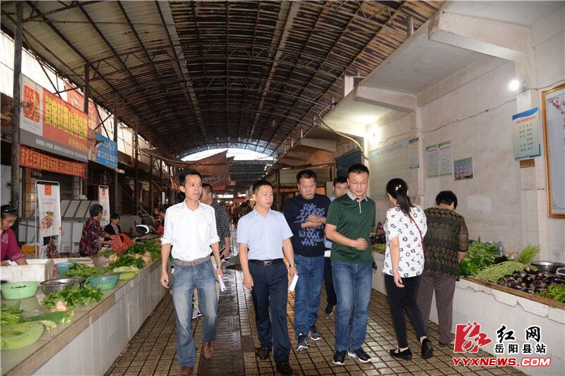 王衛兵複查榮家灣鎮文明創建工作