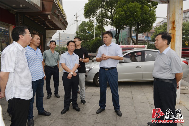 曾平原督查東方東路文明創建工作