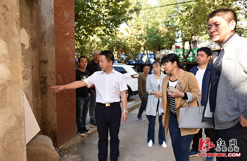 王衛兵到車站路督查文明創建工作